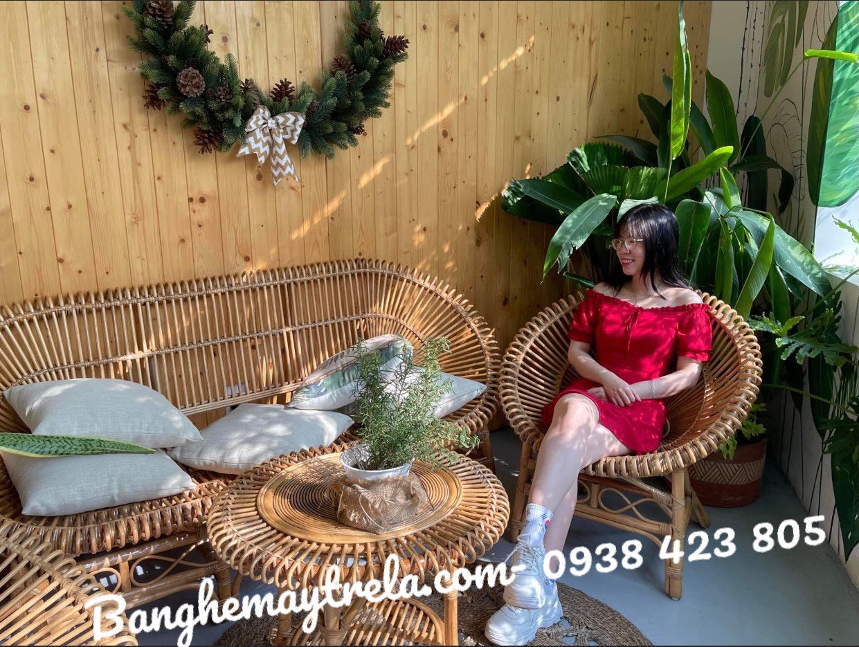 Bàn ghế mây nhỏ gọn cánh sen